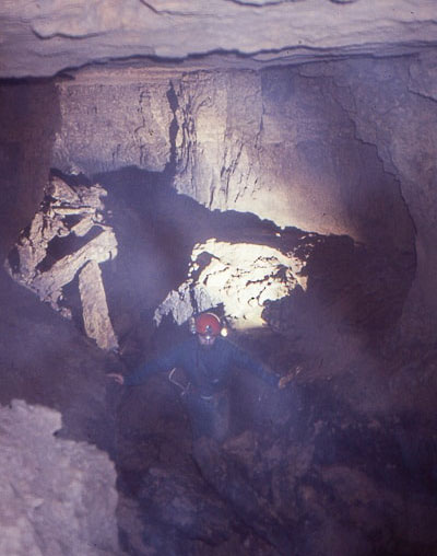Exploration spéléologie de la rivière souterraine du lavoir de Foncreuse à Sainte-Néomaye